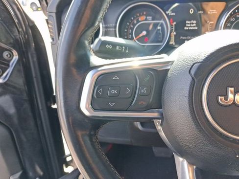 Used 2019 Jeep Wrangler Unlimited Sahara AWD/4WD image 17