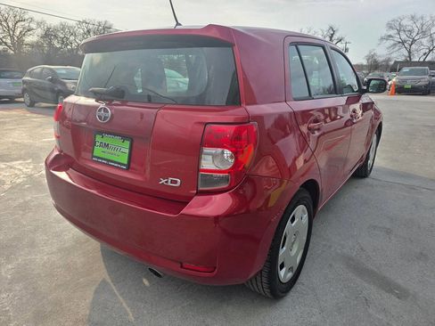 Used 2011 Scion xD image 13