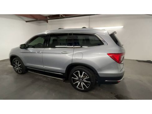Certified 2019 Honda Pilot Touring image 6