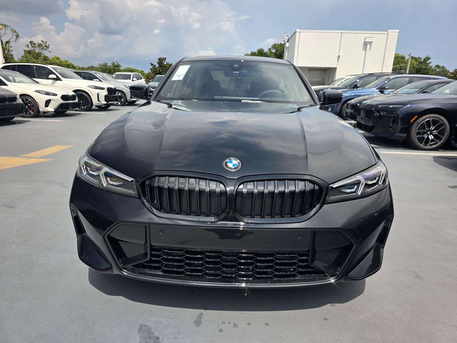 New 2026 BMW 330i Sedan w/ M Sport Package RWD image 2