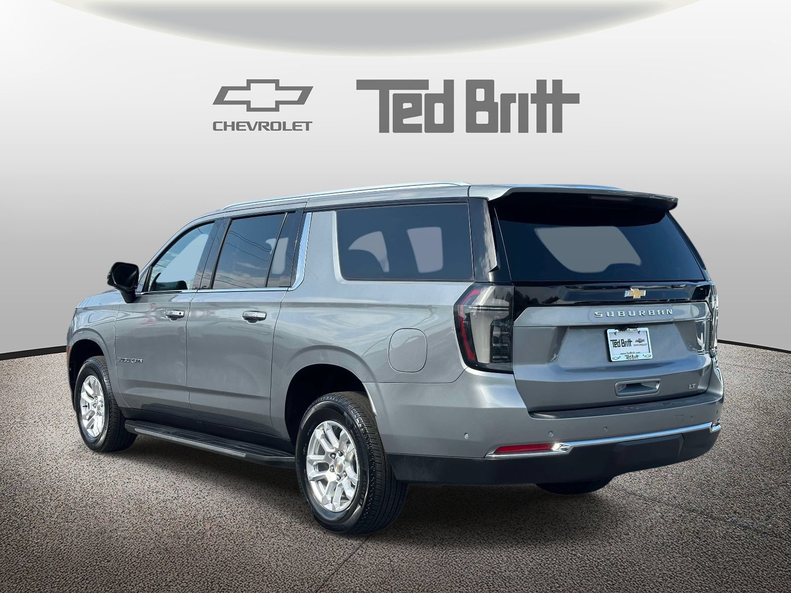 Certified 2026 Chevrolet Suburban LT w/ Comfort Package AWD/4WD image 6