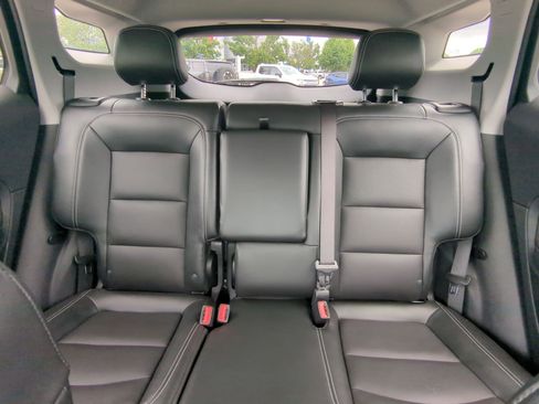 Used 2022 GMC Terrain SLT w/ Infotainment Package II FWD image 21