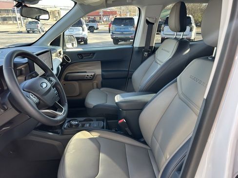 Used 2025 Ford Maverick Lariat w/ 4K Tow Package image 8