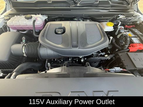 Used 2025 RAM 1500 Big Horn AWD/4WD image 29