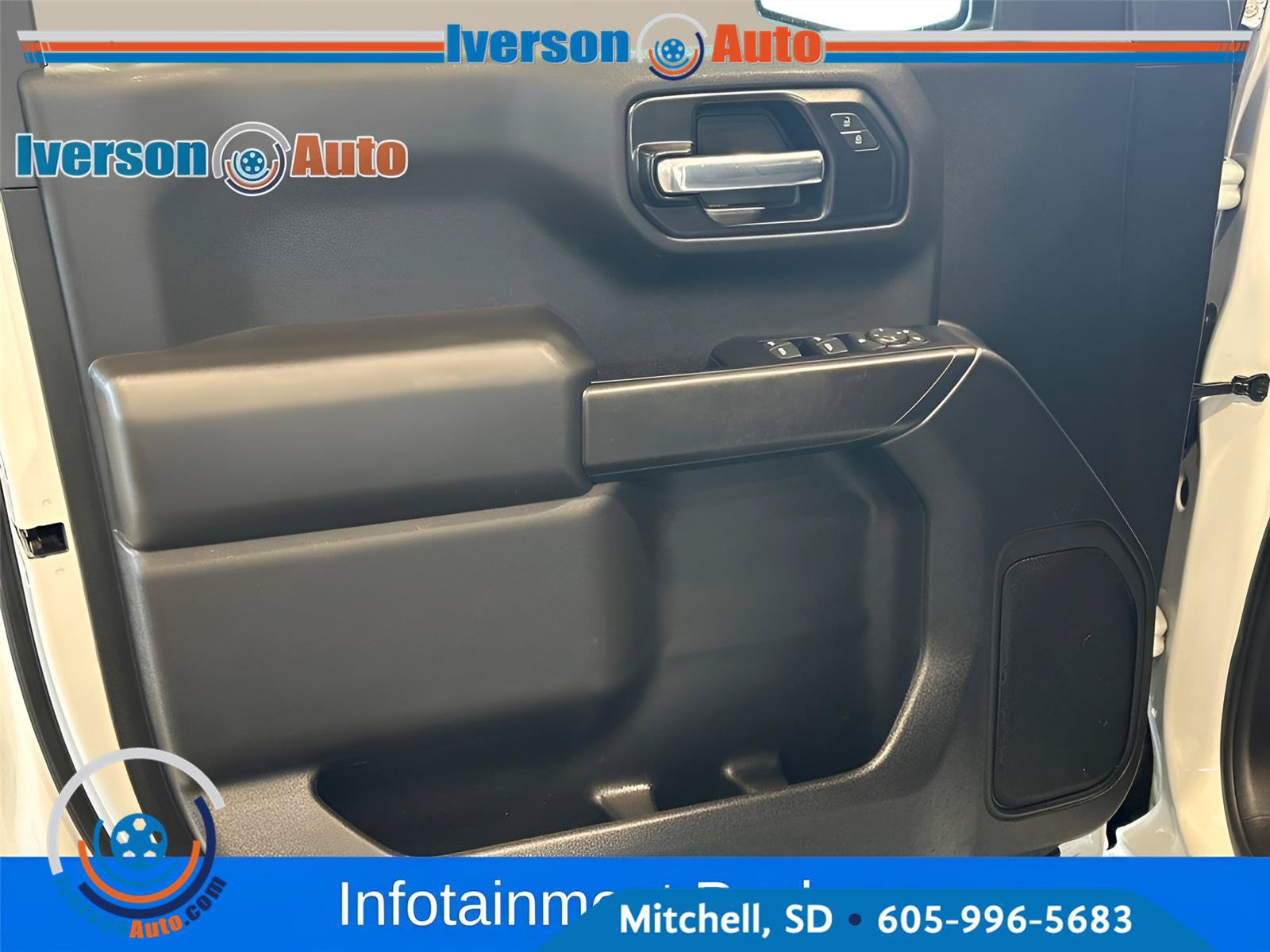 Used 2021 Chevrolet Silverado 1500 Custom AWD/4WD image 16