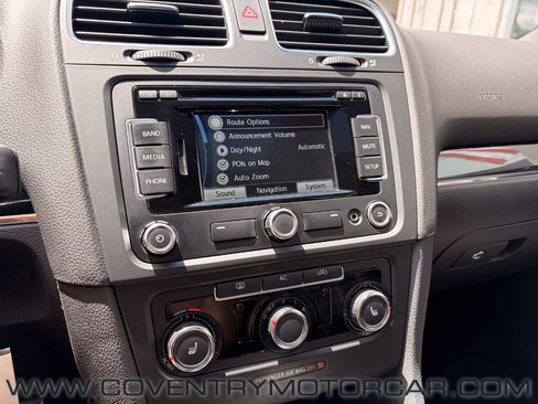 Used 2012 Volkswagen Golf 4-Door FWD image 21