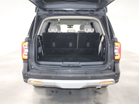 Used 2024 Ford Expedition Limited image 16