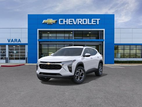 New 2026 Chevrolet Trax LT w/ LT Convenience Package FWD image 8