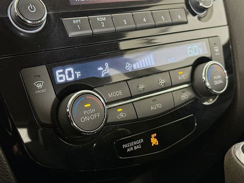 Used 2017 Nissan Rogue Sport SV image 22