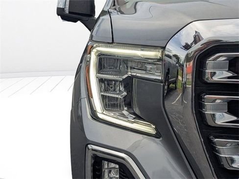 Used 2022 GMC Sierra 1500 SLT w/ SLT Premium Package image 15
