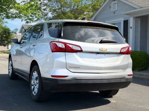 Used 2019 Chevrolet Equinox LS FWD image 4