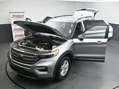 Used 2024 Ford Explorer XLT w/ Equipment Group 202A AWD/4WD image 37