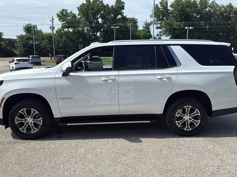 Used 2025 Chevrolet Tahoe LT RWD image 2