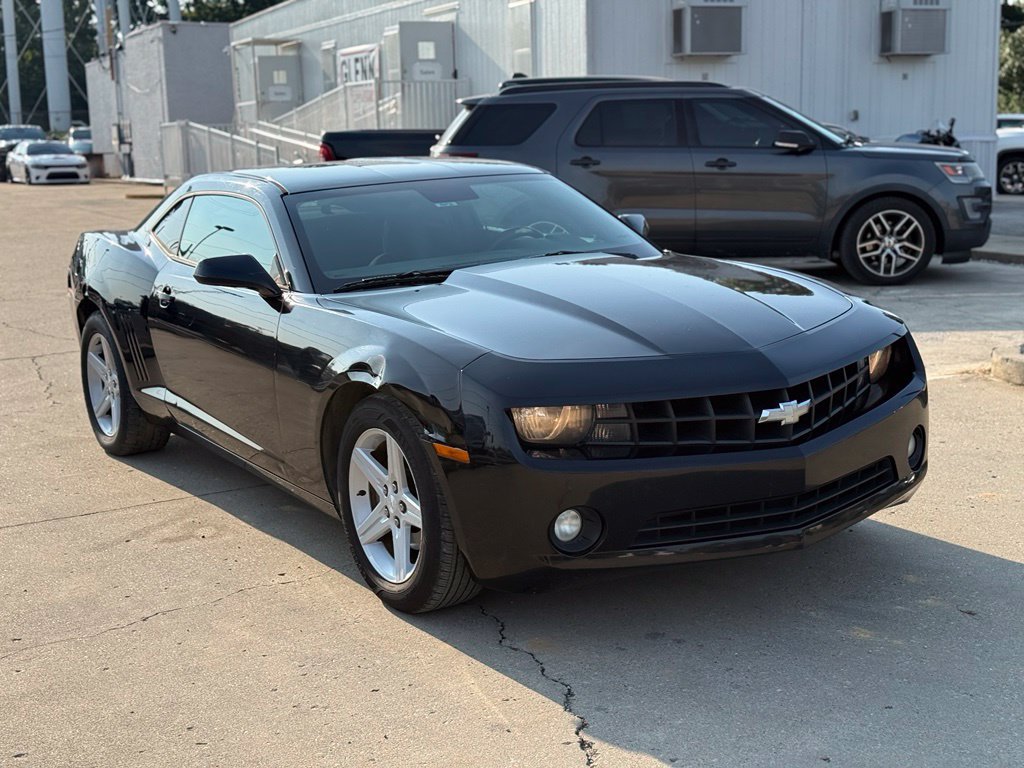 Used 2010 Chevrolet Camaro LT RWD image 4