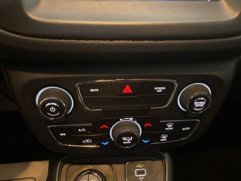 Used 2020 Jeep Compass Trailhawk AWD/4WD image 23