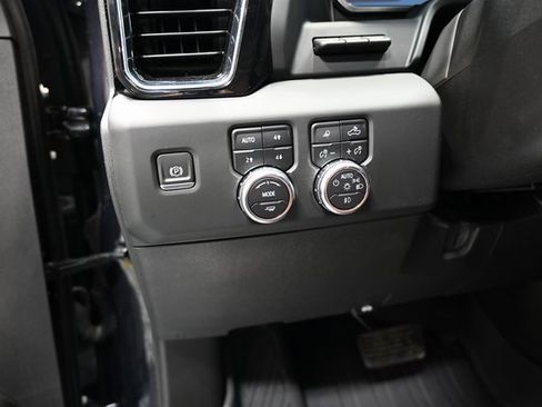 Used 2024 GMC Sierra 3500 Denali Ultimate image 33