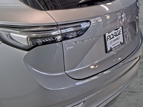 Used 2023 Buick Envision Avenir AWD/4WD image 10