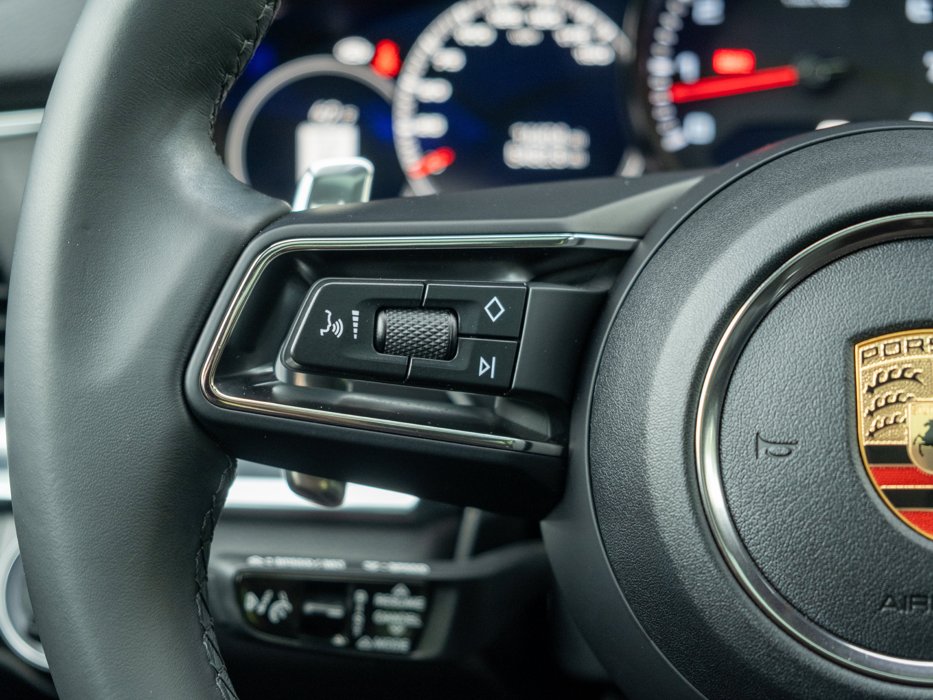 Certified 2023 Porsche Panamera 4 Platinum Edition AWD/4WD image 26