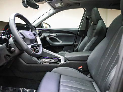 Certified 2025 Audi Q5 Premium Plus w/ Premium Plus image 19