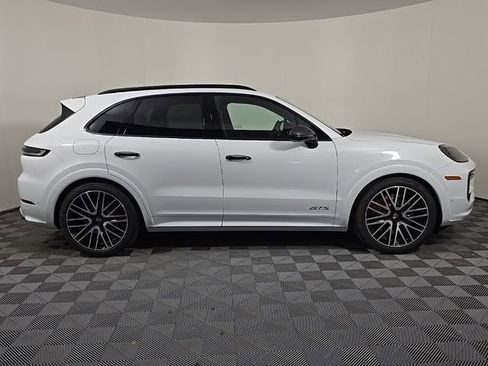 New 2025 Porsche Cayenne GTS image 8