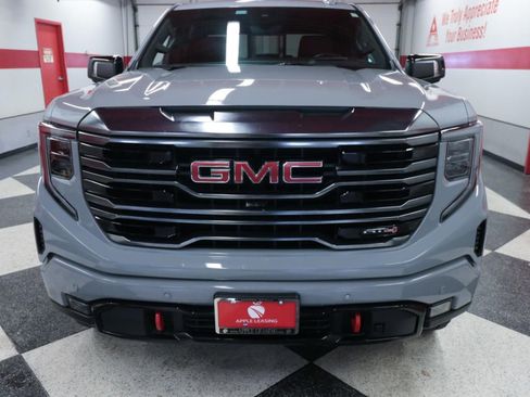 Used 2024 GMC Sierra 1500 AT4 w/ Technology Package AWD/4WD image 4