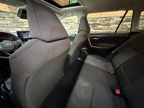 Used 2022 Toyota RAV4 XLE w/ Convenience Package AWD/4WD image 28