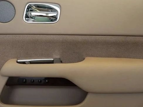 Used 2016 Rolls-Royce Wraith RWD image 15