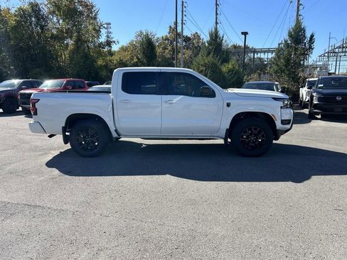 New 2026 Nissan Frontier SV w/ SV Convenience Package AWD/4WD image 8