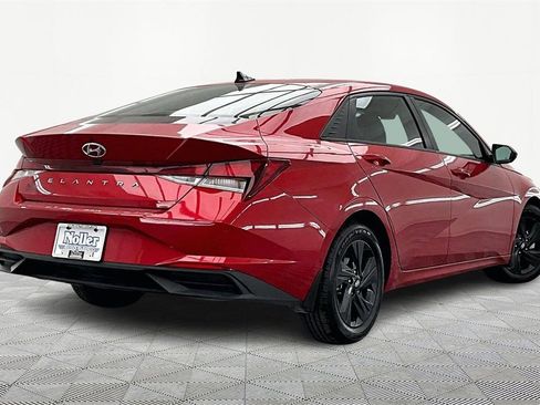 Used 2023 Hyundai Elantra SEL image 2