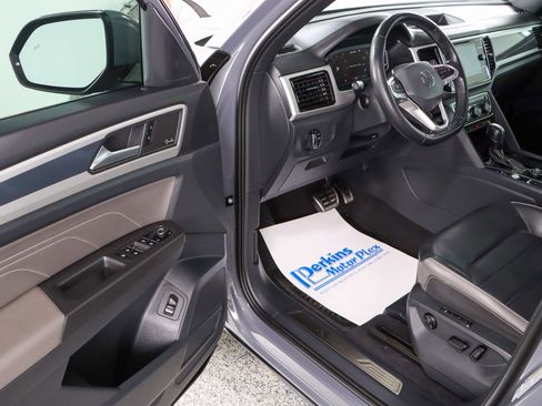 Used 2023 Volkswagen Atlas Cross Sport SEL Premium R-Line image 3