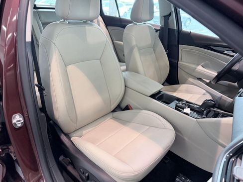 Used 2018 Buick Regal Essence w/ Driver Confidence Package #1 FWD image 27