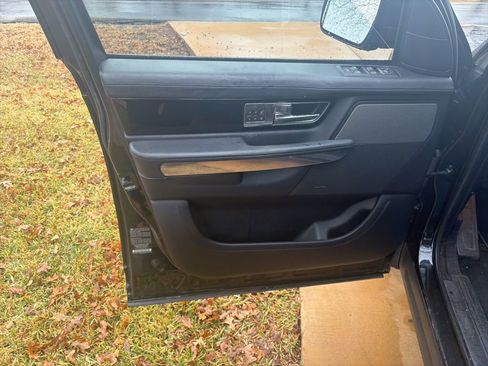 Used 2012 Land Rover Range Rover Sport HSE image 12