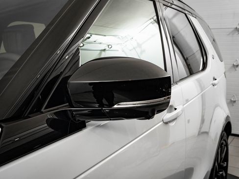 Used 2023 Land Rover Discovery S R-Dynamic image 15