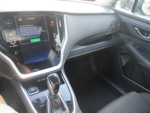 Used 2025 Subaru Outback Premium AWD/4WD image 23