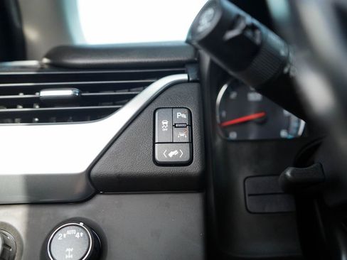 Used 2019 Chevrolet Suburban LT AWD/4WD image 30