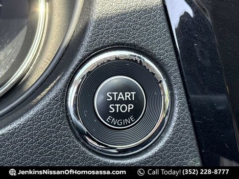 Used 2019 Nissan Rogue SV FWD image 43