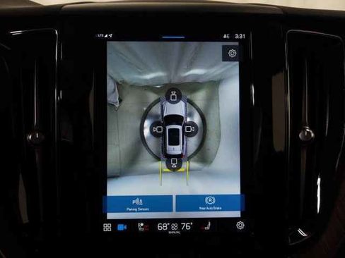 Used 2023 Volvo XC60 B5 Plus w/ Climate Package image 27