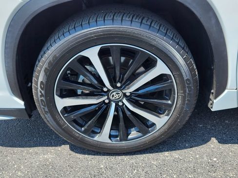 Used 2021 Toyota Highlander XSE AWD/4WD image 15