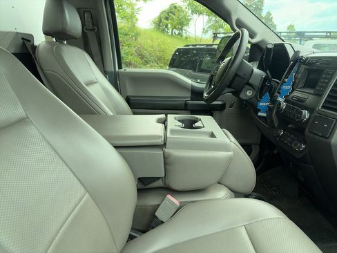 Used 2019 Ford F550 2WD Regular Cab Super Duty image 3