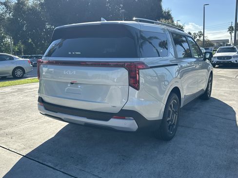 New 2026 Kia Carnival EX FWD image 6