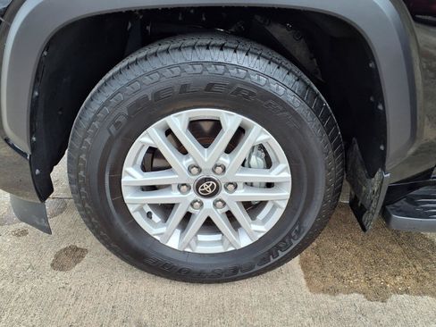 Used 2025 Toyota Sequoia SR5 AWD/4WD image 31