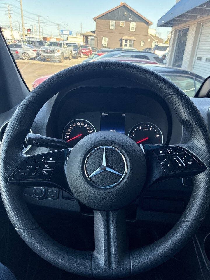 Used 2026 Mercedes-Benz Sprinter 2500 image 9