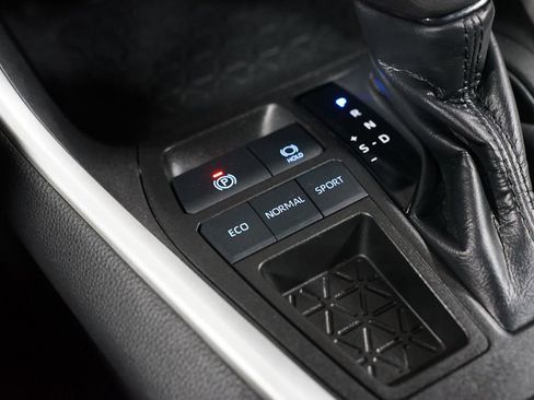 Certified 2022 Toyota RAV4 XLE w/ XLE Grade Weather Package FWD image 21