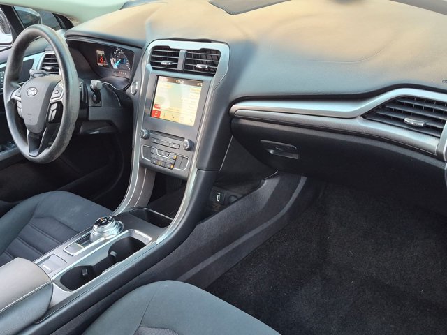 Used 2018 Ford Fusion SE w/ Fusion SE Technology Package FWD image 17