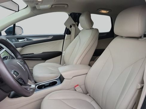 Used 2019 Lincoln MKC Premiere FWD image 22