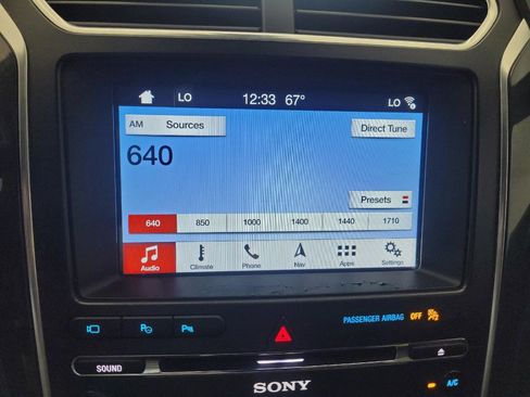 Used 2018 Ford Explorer Platinum AWD/4WD image 25