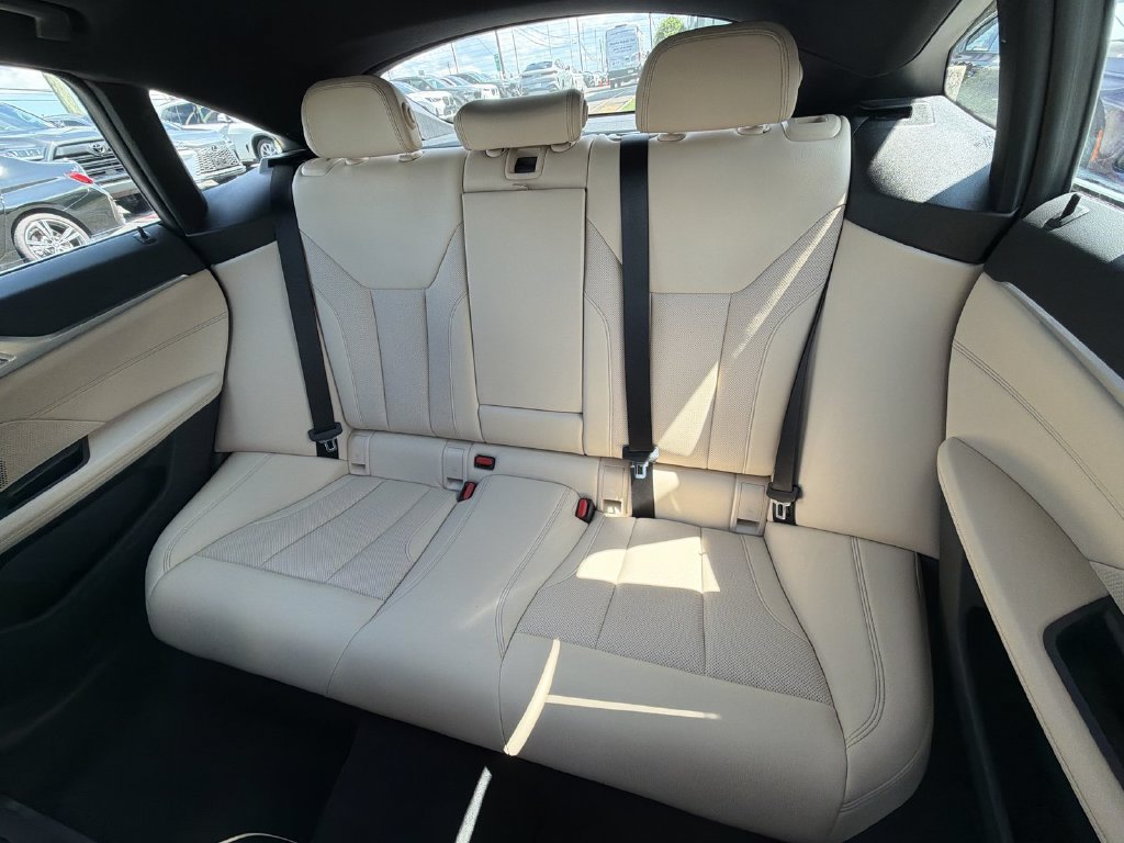 Used 2024 BMW i4 eDrive35 w/ Premium Package RWD image 21