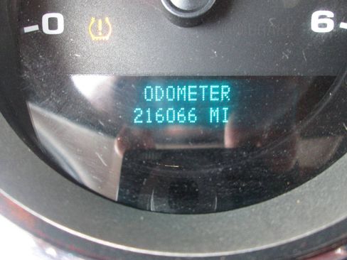Used 2007 Chevrolet Silverado 2500 LT w/ 2LT Convenience Package AWD/4WD image 28