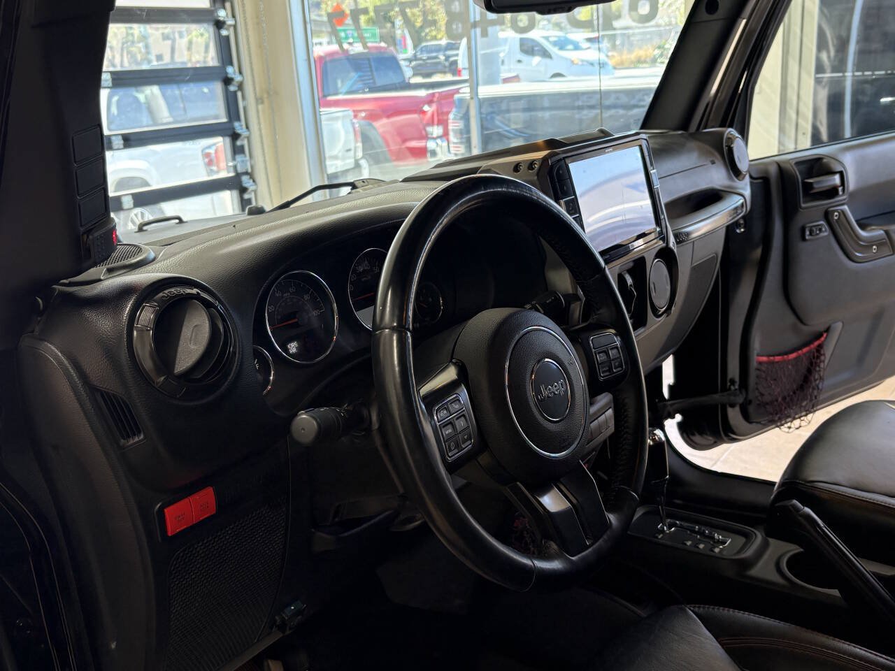Used 2017 Jeep Wrangler Unlimited Rubicon AWD/4WD image 25
