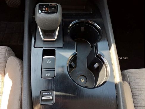 Used 2023 Nissan Rogue SV FWD image 14